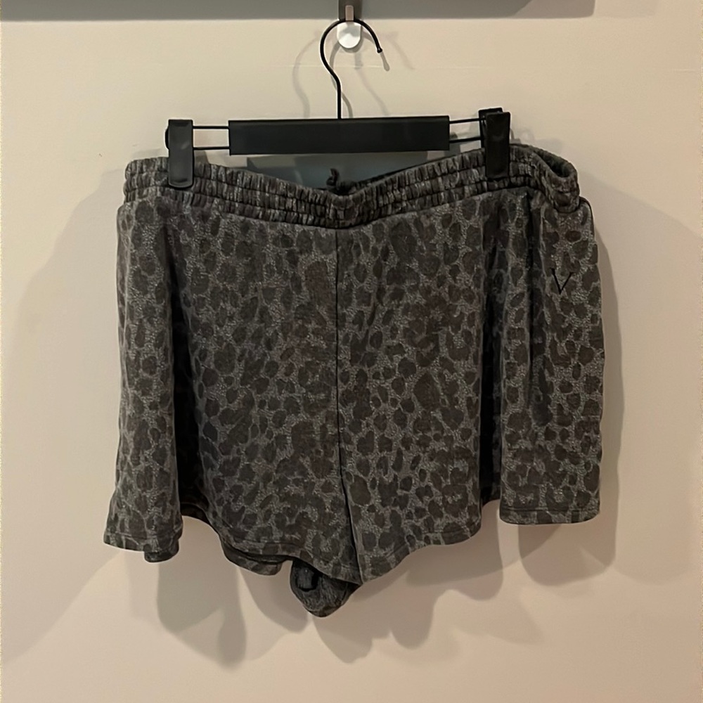 VS Leopard Lounge Shorts (XXL)